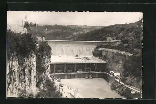 AK Genissiat, Barrage Evacuation de l`eau des Turbines