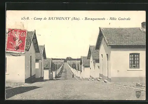 AK Sathonay, Le Camp - Baraquements, Allée Centrale