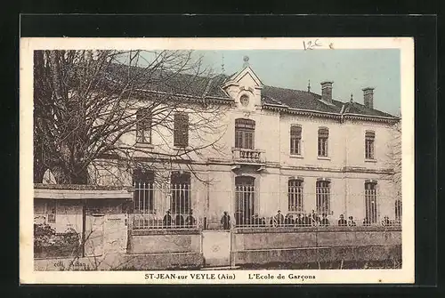 AK St-Jean-sur-Veyle, L`Ecole de Garcons