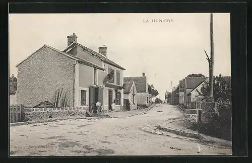 AK La Hunière, Blick in die Strasse
