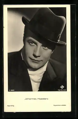 AK Schauspieler Johannes Heesters im Anzug mit Hut