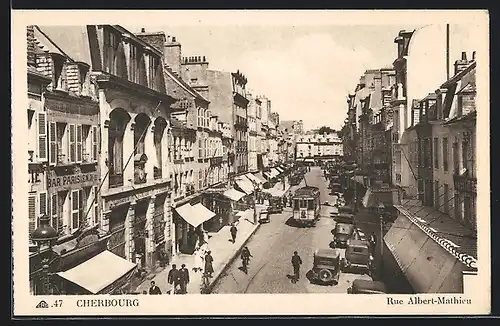 AK Cherbourg, Rue Albert-Mathieu, Strassenpartie mit Strassenbahn