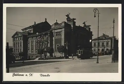 AK Jablonec n. N., Divadlo, Strassenbahn