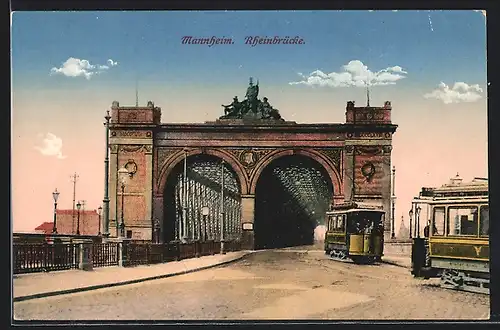 AK Mannheim, Strassenbahnen fahren auf die Rheinbrücke