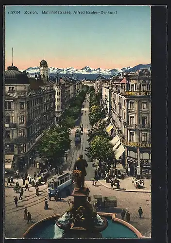 AK Zürich, Bahnhofstrasse mit Alfred Escher-Denkmal, Strassenbahnen