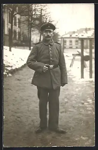 Foto-AK Soldat in Feldgrau Uniform Rgt. 26