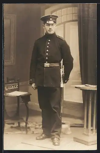 Foto-AK Soldat Kurt in Uniform Feldartillerie-Regiment Nr. 78 mit Bajonett und Portepee