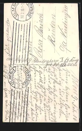 Foto-AK zwei Soldaten in Uniform I. Ers. komp. Inf. Rgt. 120 Ulm mit Wappenschild zu Füssen