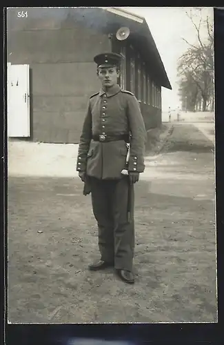 Foto-AK Soldat Esener in Uniform mit Bajonett und Portepee, 1915