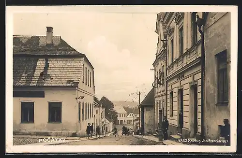 AK Pocatky, Strassenpartie mit Kindern