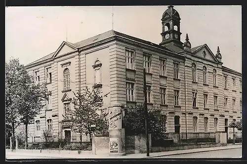 AK Dresden-Mickten, 41. Bezirksschule in der Hauptmannstrasse 15, Litfasssäule