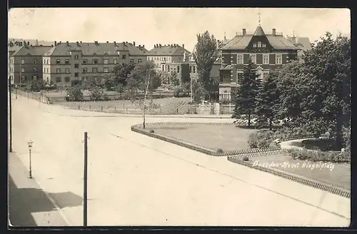 Foto-AK Dresden-Kaditz, Riegelplatz mit Strasse und Anlagen