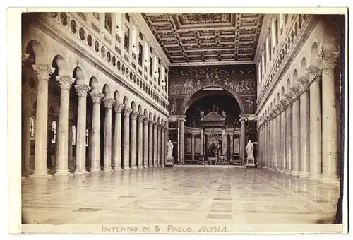 Fotografie unbekannter Fotograf, Ansicht Rom, Interno di S. Paolo, Innenansicht der Sankt Paul vor den Mauern Basilika