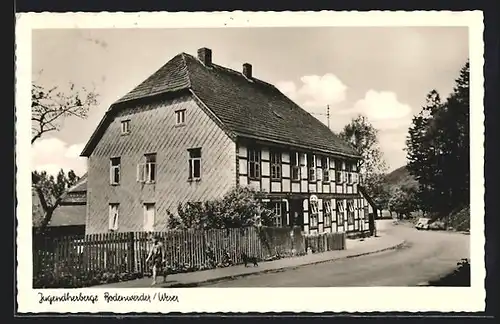 AK Bodenwerder /Weser, Jugendherberge mit Strassenpartie