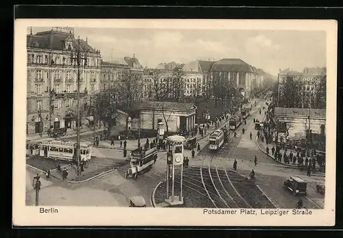 AK Berlin-Tiergarten, Strassenbahnen am Verkehrszentrum auf dem Potsdamer Platz