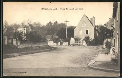 AK Mareil-sur-Loir, Place du Grand Carrefour