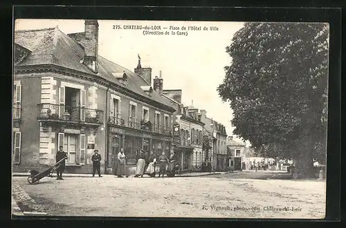 AK Chateau-du-Loir, Place de l`Hotel de Ville (Direction de la Gare)