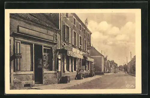 AK Sceaux-sur-Huisne, Entrèe du Bourg, Strassenpartie