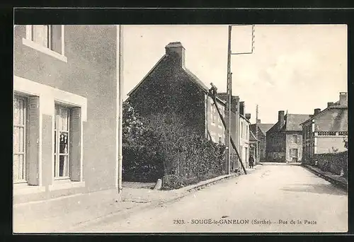 AK Sougè-le-Ganelon, Rue de la Poste