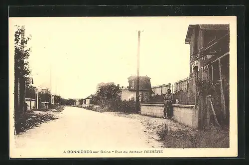 AK Bonnières-sur-Seine, Rue du docteur Rebière