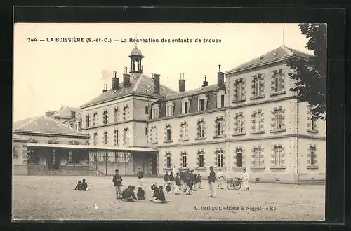 AK La Boissière, La Récréation des enfants de troupe