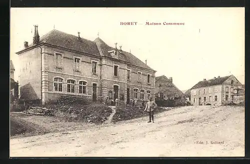 AK Borey, Maison Commune