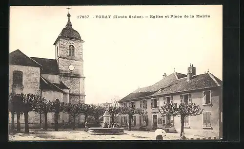 AK Voray, Eglise et Place de la Mairie