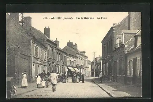 AK Albert, Rue de Bapaume - La Poste