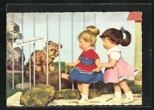 AK Käthe Kruse-Puppen im Tierkindergarten