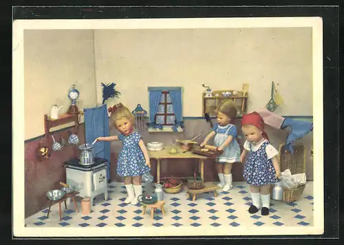 AK Käthe Kruse-Puppen beim Kochen