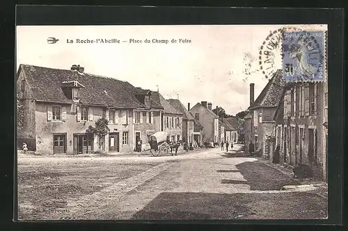 AK La Roche-l`Abeille, Place du Champ de Foire