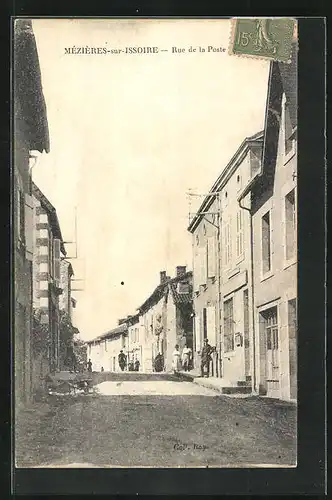 AK Mézières-sur-Issoire, Rue de la Poste, Strassenpartie