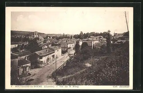 AK Mouthiers-sur-Boeme, Vue sur le Bourg