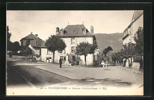 AK Vic-sur-Cère, Avenue Antoine-Fayet