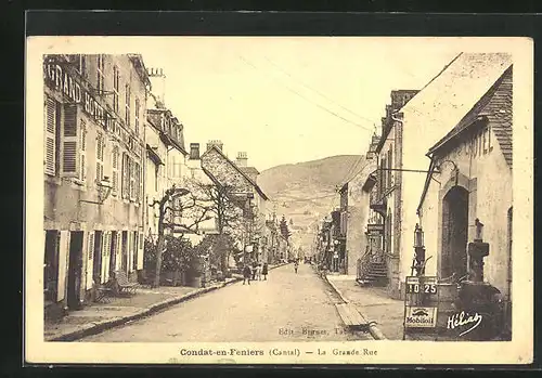 AK Condat-en-Feniers, La Grande Rue, Strassenpartie