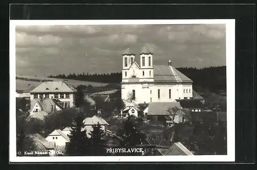 AK Pribyslavice, Blick zur Kirche