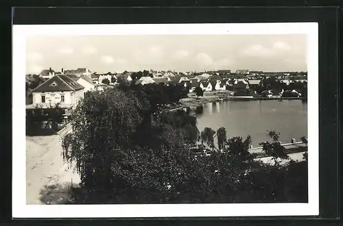 AK Hrotovice, Ortsansicht mit Wasserpartie