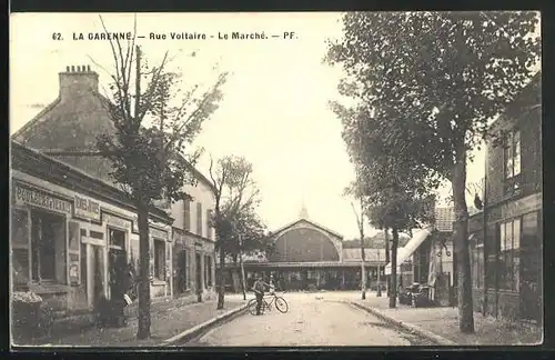 AK La Garenne, Rue Voltaire, Le Marche