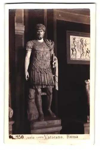 Fotografie Fotograf unbekannt, Rom Vatikan, Ansicht Rom, Panzerstatue Lucius Verus