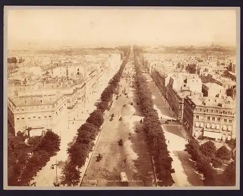 Fotografie Ansicht Paris, L`Avenue des Champs-Élysées, Blick vom Arc de Triomphe auf die Stadt, Grossformat 27 x 21cm