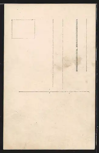 Foto-AK Soldat in Feldgrau Garde Uniform mit Krätzchen