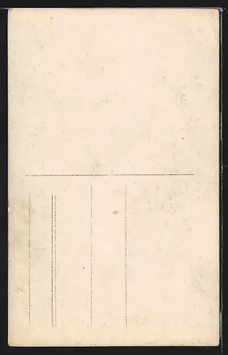 Foto-AK junger Soldat in Feldgrau Uniform posiert im Atelier