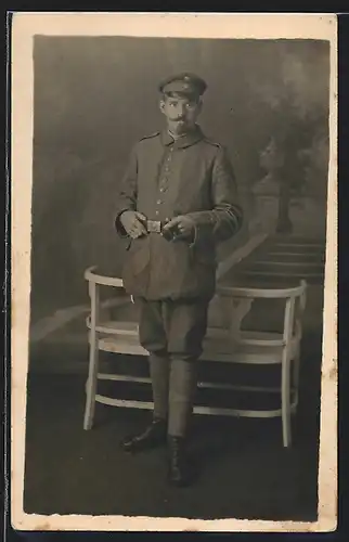 Foto-AK Soldat in Feldgrau Uniform F. K. Dep. 34