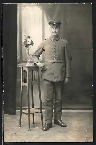 Foto-AK Soldat in Feldgrau Uniform Rgt. 3 / VIII