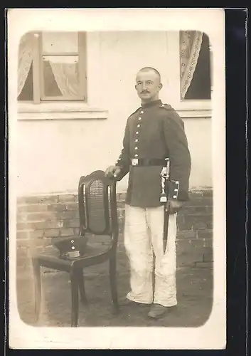 Foto-AK Soldat Alfred Haydorn in Uniform Ers. Res.Rgt. 10 / 48 mit Bajonett und Portepee