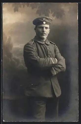 Foto-AK Uffz. in Feldgrau Uniform Rgt. 17 mit Krätzchen