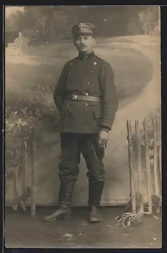 Foto-AK Landsturmmann Friedrich Bässer in Uniform 4 Comp. Landsturm Ers.-Batl. II