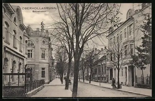 AK Oberhollabrunn, Bahnstrasse mit Geschäft