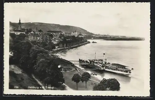 AK Hainburg /Donau, Teilansicht mit Dampfer am Anleger