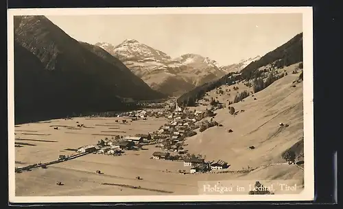 AK Holzgau /Lechtal, Gesamtansicht aus der Vogelschau
